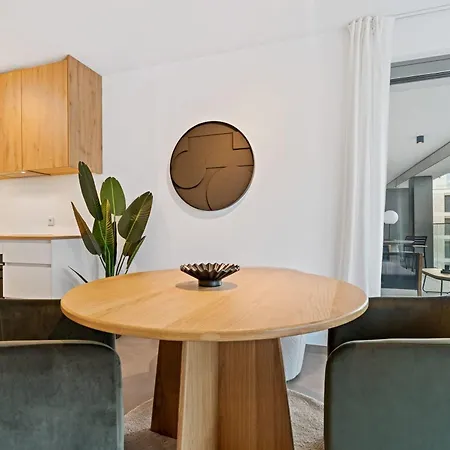 Luxurious 1-br In Gasperich, Lägenhet *