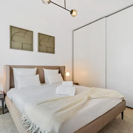 Luxurious 1-br In Gasperich, Lägenhet *