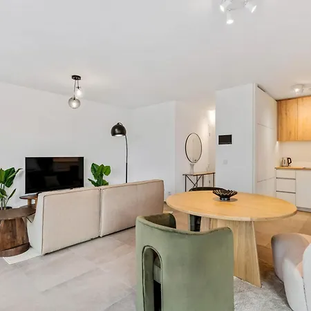 Luxurious 1-br In Gasperich, Lägenhet *